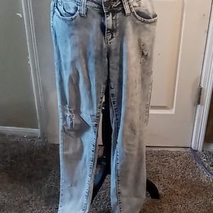 Junior "wannabettabutt?" Light distressed jeans